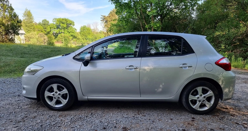 Toyota Auris cena 19999 przebieg: 248000, rok produkcji 2010 z Poznań małe 172